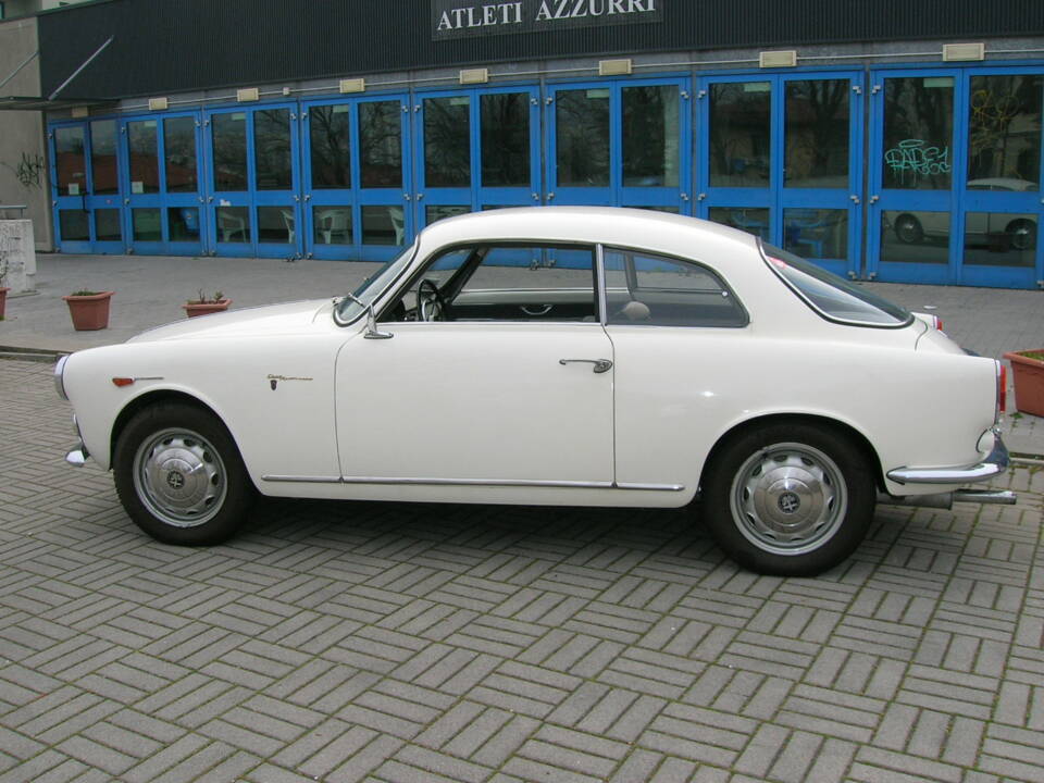 Image 3/28 de Alfa Romeo Giulietta Sprint Veloce (1962)