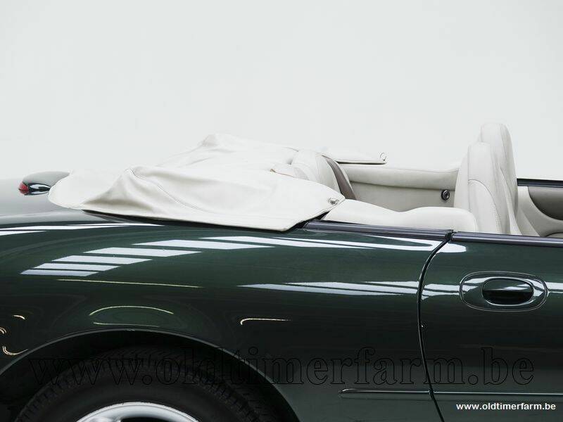 Image 13/15 de Jaguar XK8 4.0 (1998)