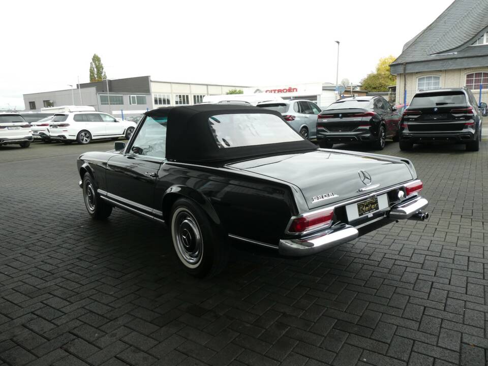Imagen 6/26 de Mercedes-Benz 230 SL (1967)