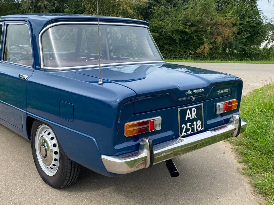 Image 63/75 of Alfa Romeo Giulia 1300 TI (1966)