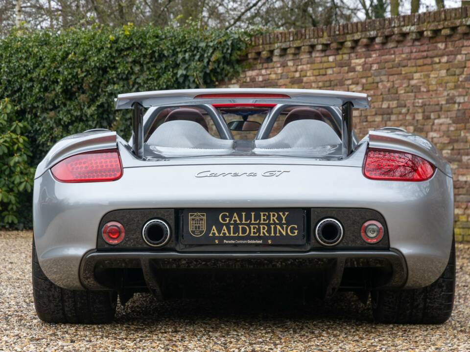 Image 6/50 de Porsche Carrera GT (2005)