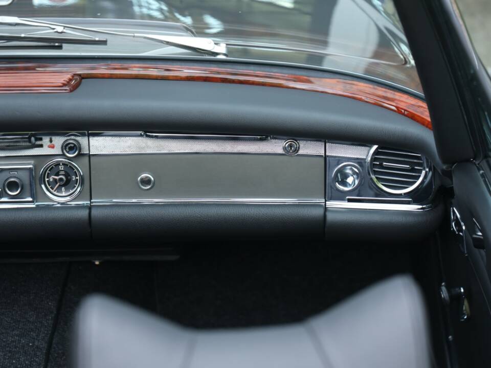 Bild 42/50 von Mercedes-Benz 280 SL (1971)