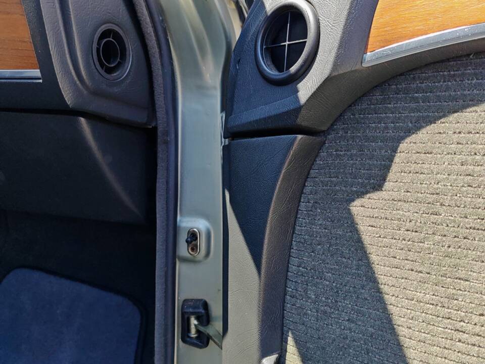Bild 33/50 von BMW 745i (1982)