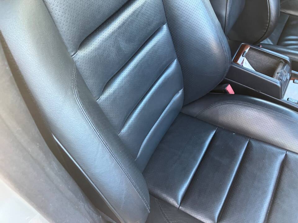 Immagine 22/44 di Mercedes-Benz E 500 (1993)