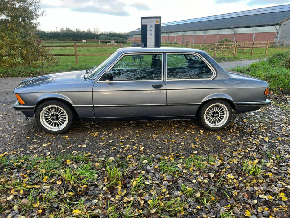 Bild 8/8 von BMW 323i (1980)
