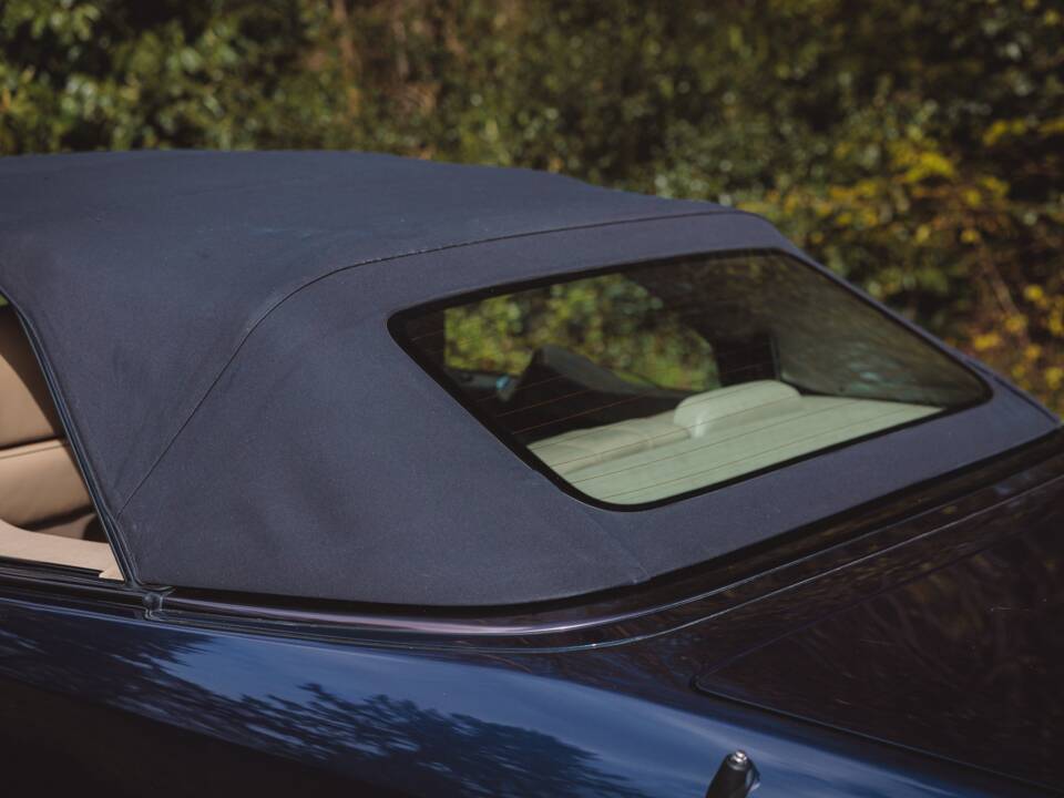 Imagen 37/41 de Mercedes-Benz E 220 (1995)