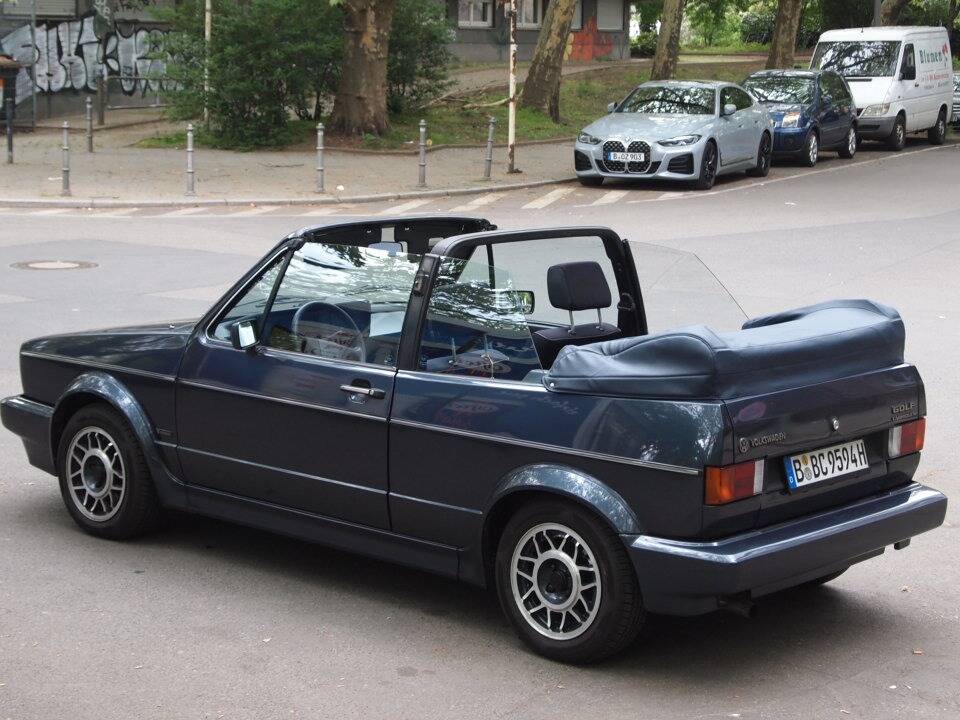 Image 1/148 of Volkswagen Golf Mk I Convertible 1.6 (1988)