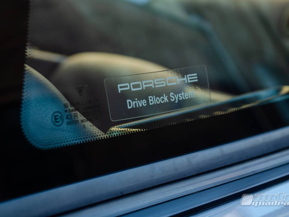 Immagine 11/13 di Porsche 911 Targa (1996)