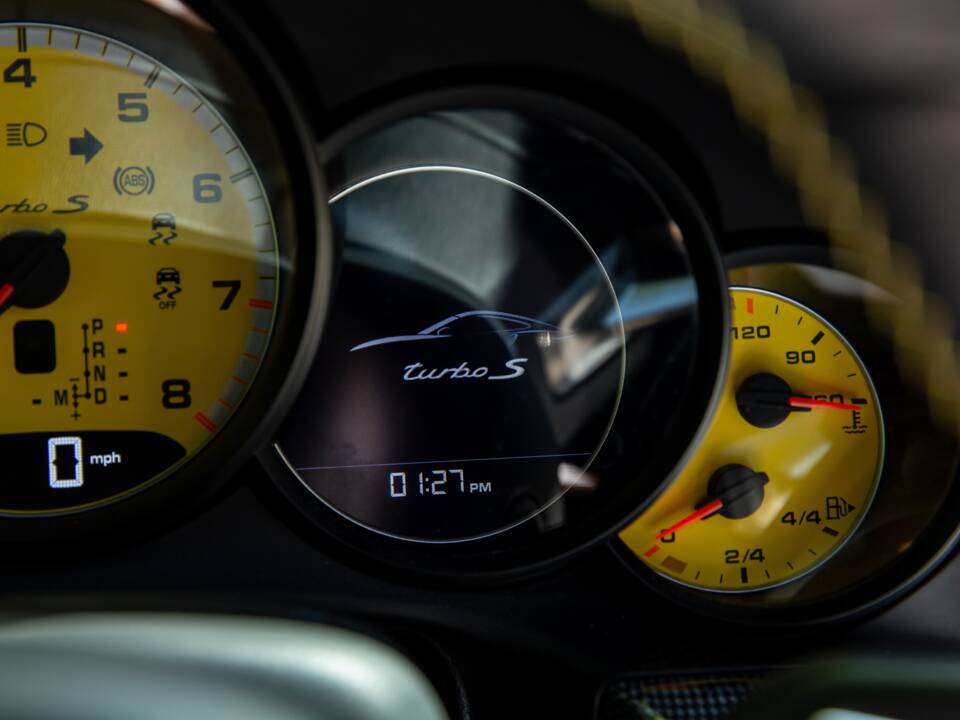 Image 30/48 of Porsche 911 Turbo S Exclusive (2017)