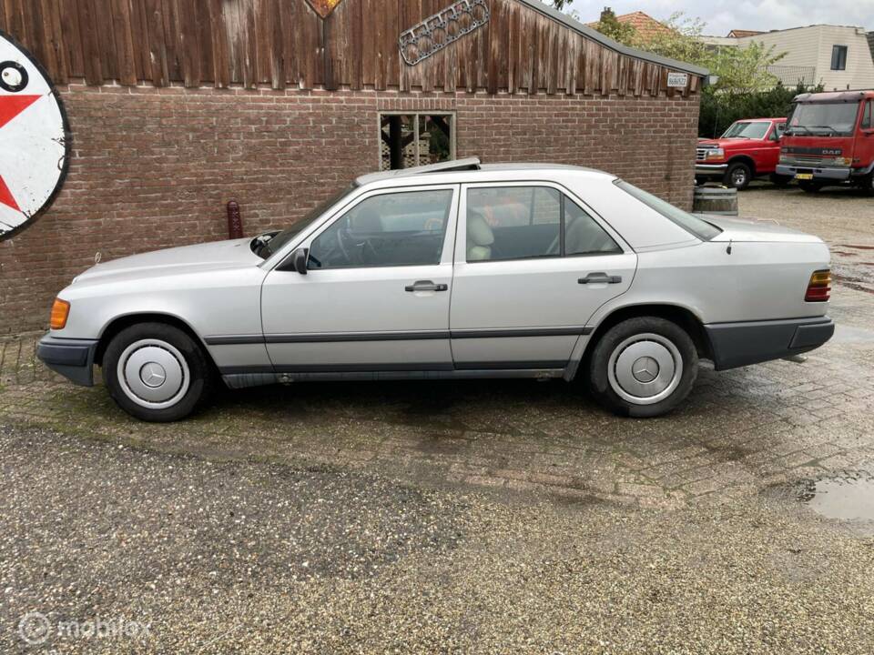 Bild 40/41 von Mercedes-Benz 300 D (1987)