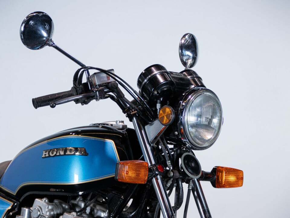 Bild 37/50 von Honda DUMMY (1981)