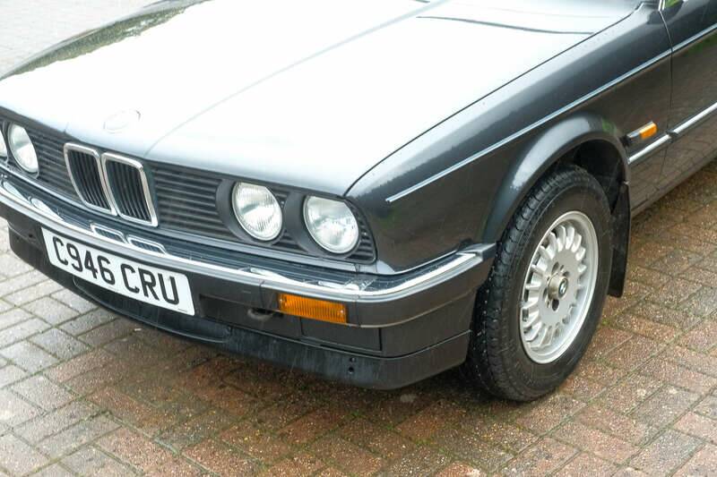 Immagine 23/50 di BMW 320i (1986)