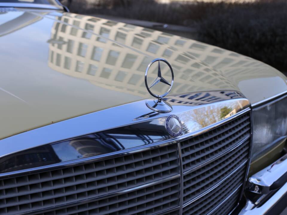 Bild 26/76 von Mercedes-Benz 280 SE (1977)