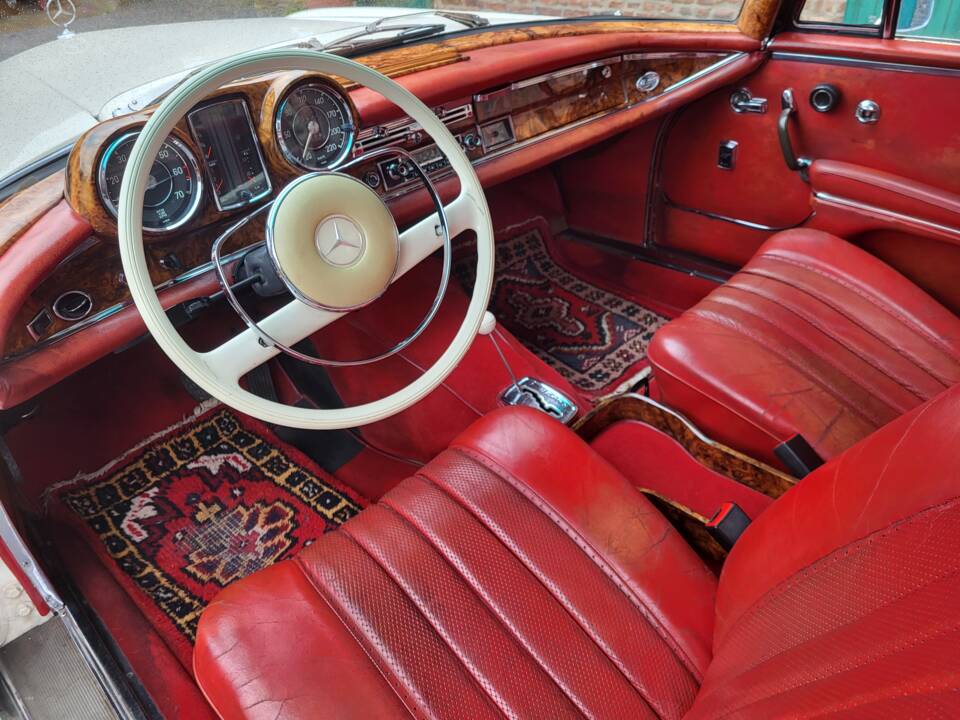 Imagen 21/49 de Mercedes-Benz 250 SE (1966)