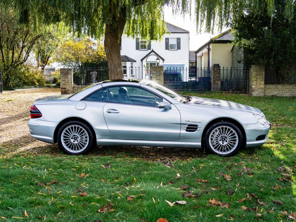 Image 10/45 of Mercedes-Benz SL 55 AMG (2004)
