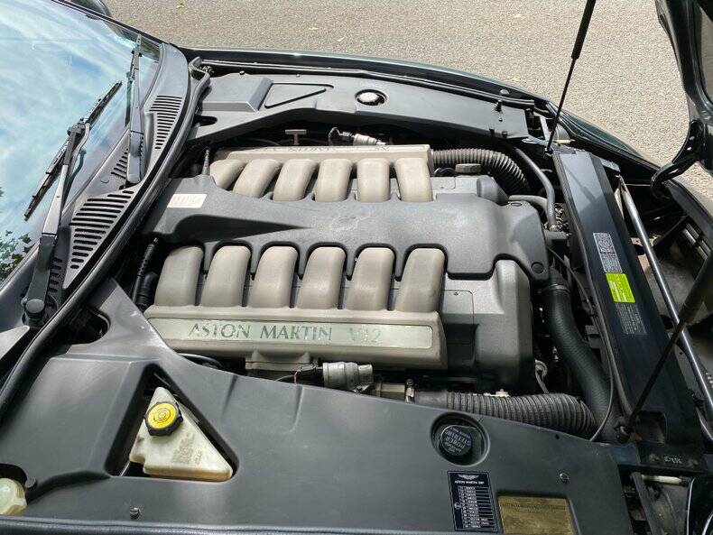 Bild 23/50 von Aston Martin DB 7 Vantage Volante (2002)