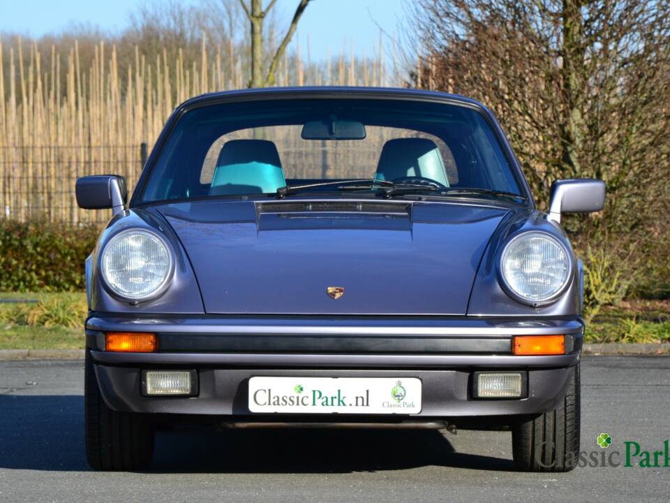 Image 24/50 of Porsche 911 Carrera 3.2 (1987)