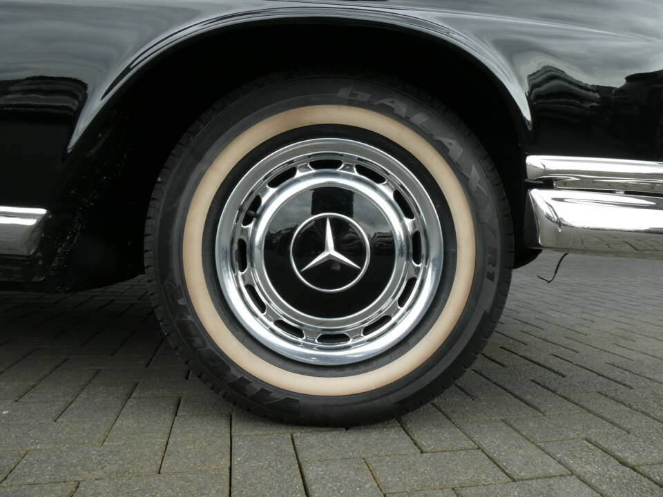 Image 22/23 de Mercedes-Benz 280 SE (1968)