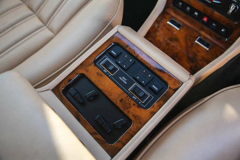Imagen 35/50 de Rolls-Royce New Silver Dawn (1997)