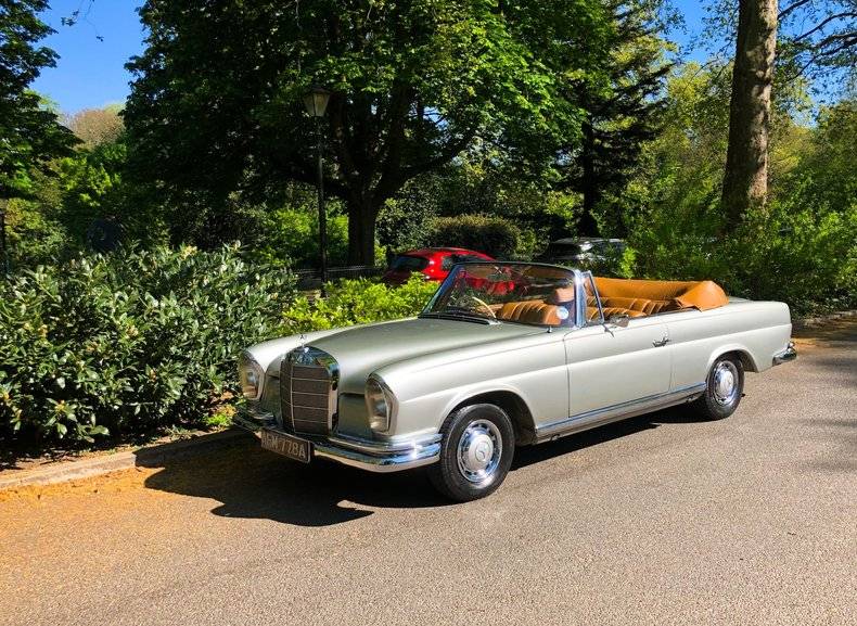 Bild 43/50 von Mercedes-Benz 220 SE b (1963)
