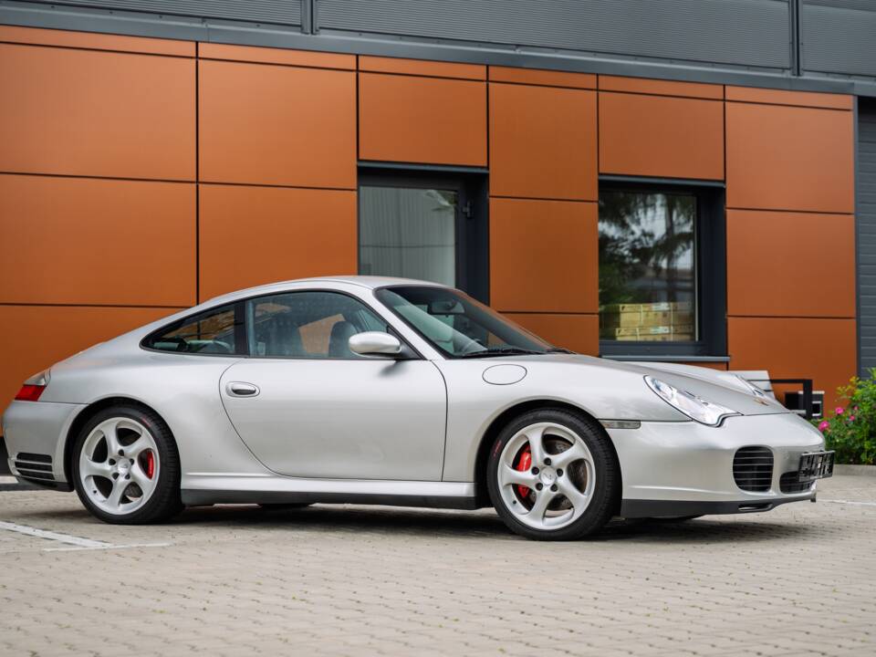 Afbeelding 29/73 van Porsche 911 Carrera 4S (2002)