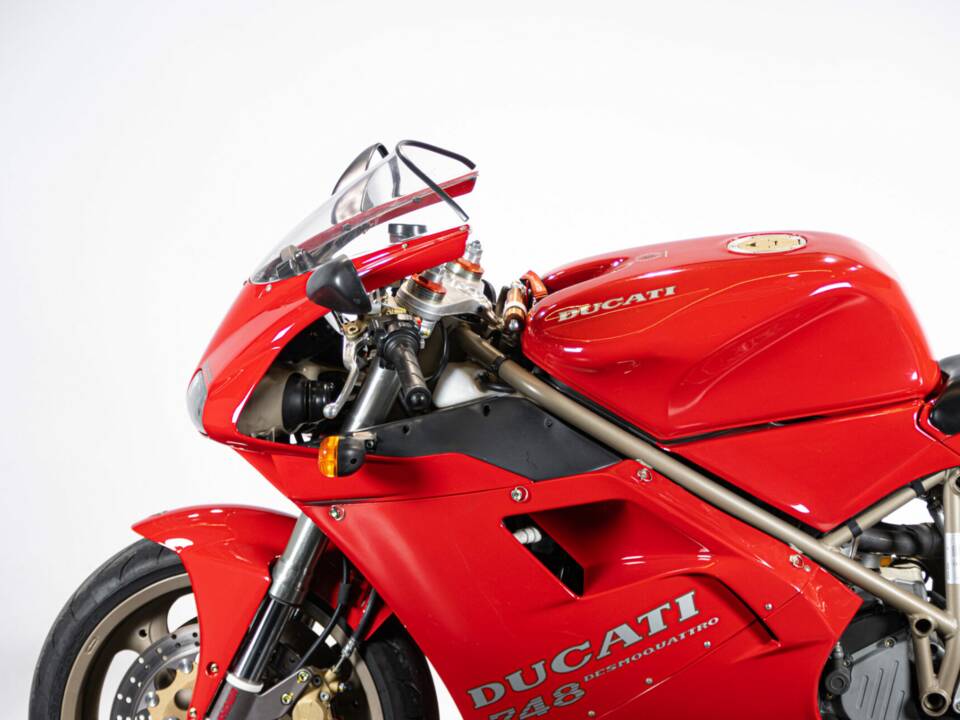 Image 23/50 of Ducati 748 S (1996)