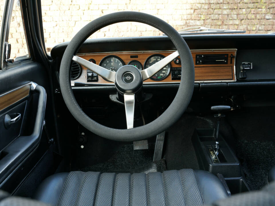 Bild 18/50 von Opel Commodore 2,5 S (1970)