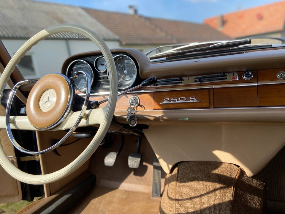 Image 36/52 of Mercedes-Benz 250 S (1967)