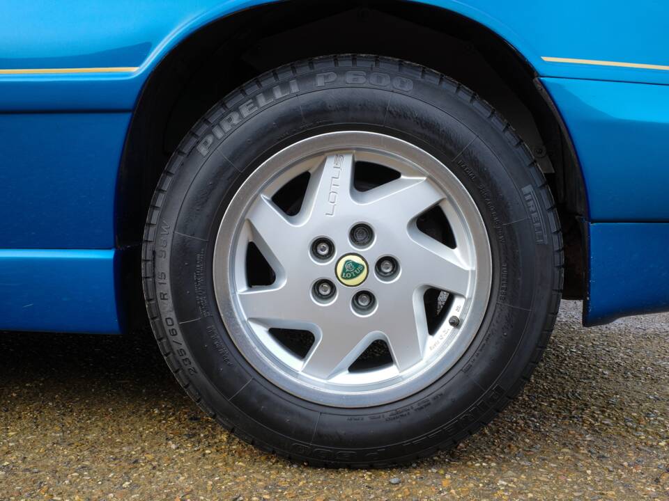 Image 17/25 of Lotus Esprit Turbo HC (1988)