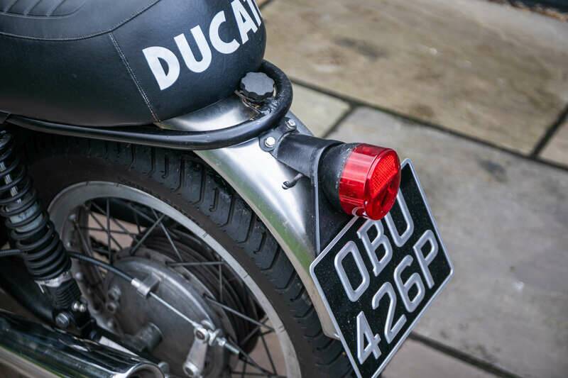 Immagine 7/27 di Ducati 750 GT (1975)