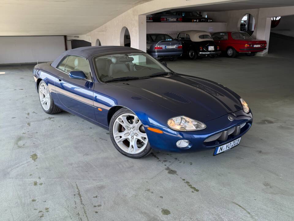 Bild 1/17 von Jaguar XKR (2002)