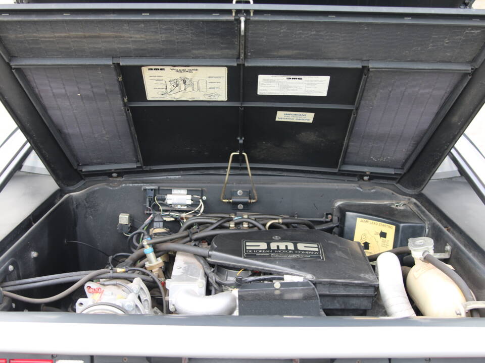 Image 23/92 of DeLorean DMC-12 (1982)