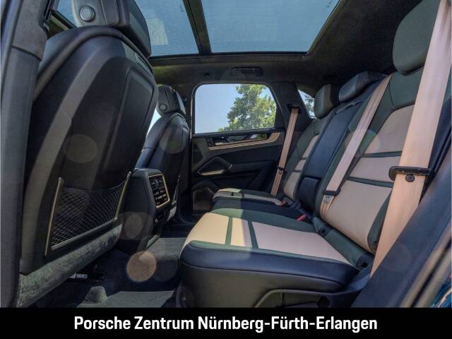 Immagine 21/50 di Porsche Cayenne Turbo E-Hybrid (1900)