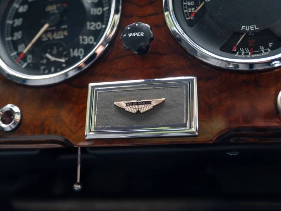 Image 46/64 of Aston Martin DB 2/4 Mk II (1957)