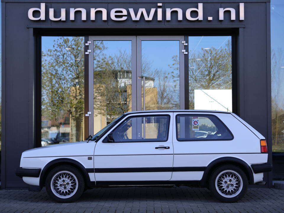 Bild 3/16 von Volkswagen Golf II GTi 1.8 (1988)