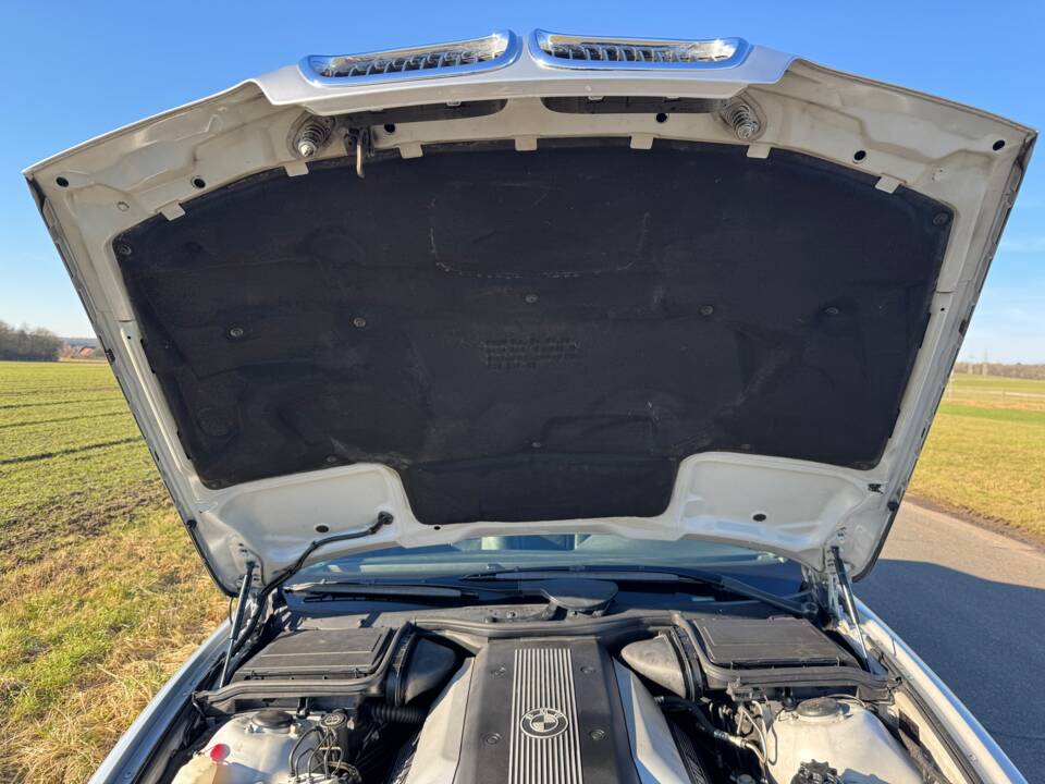 Bild 63/75 von BMW 540i (2001)