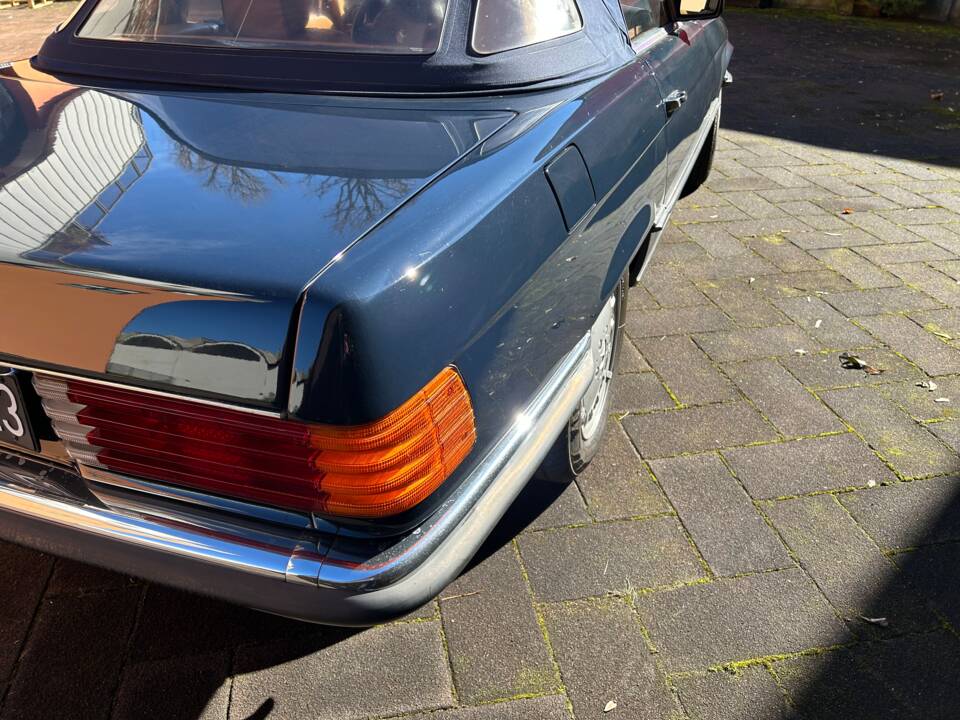 Image 13/51 of Mercedes-Benz 380 SL (1983)