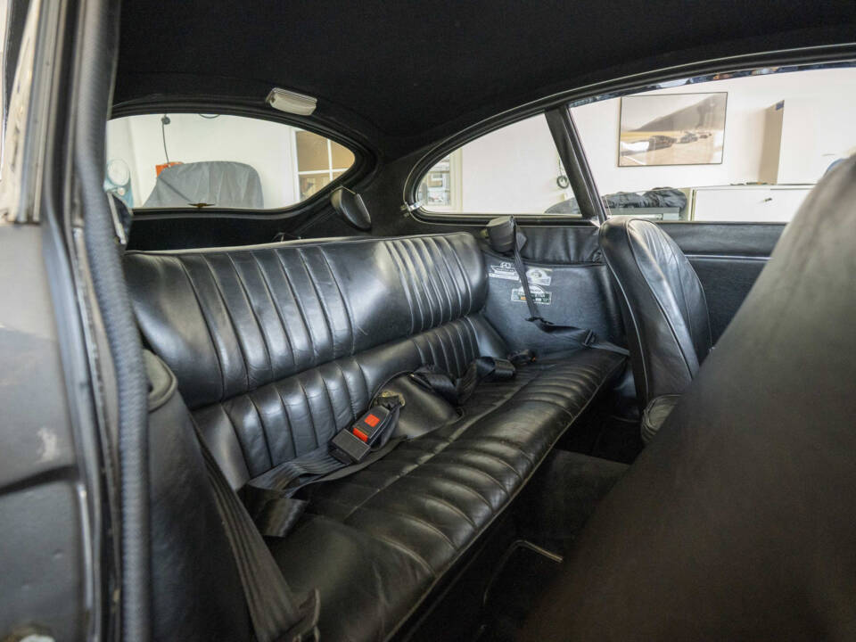 Image 13/15 of Jaguar E-Type (1969)