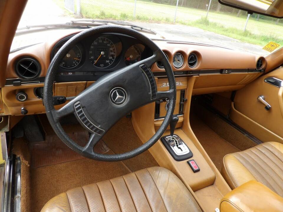 Immagine 2/8 di Mercedes-Benz 350 SL (1972)