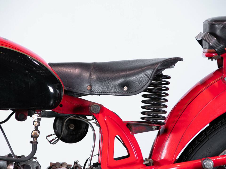 Image 13/50 of Moto Guzzi DUMMY (1955)