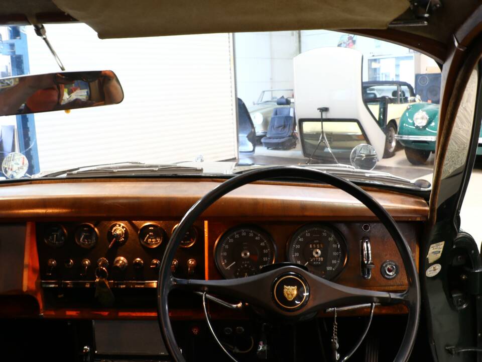 Immagine 21/36 di Jaguar 240 (1968)
