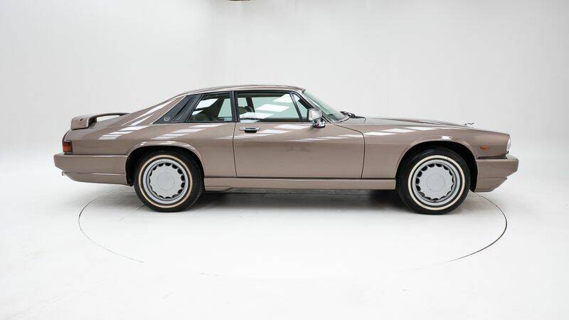 Image 9/15 of Jaguar XJ-S 3.6 (1985)