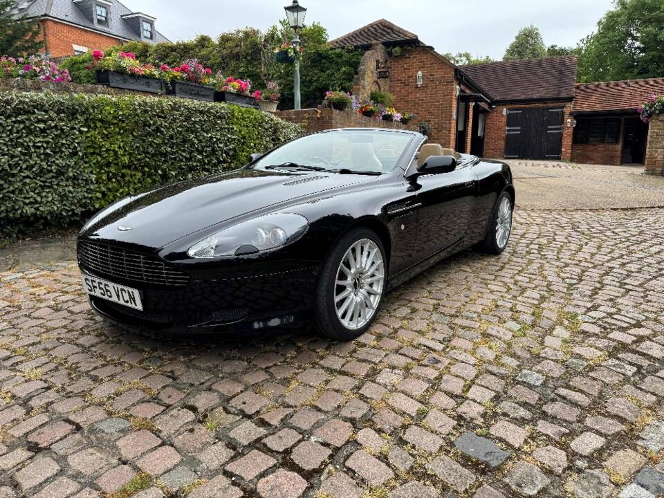 Image 1/32 of Aston Martin DB 9 Volante (2006)