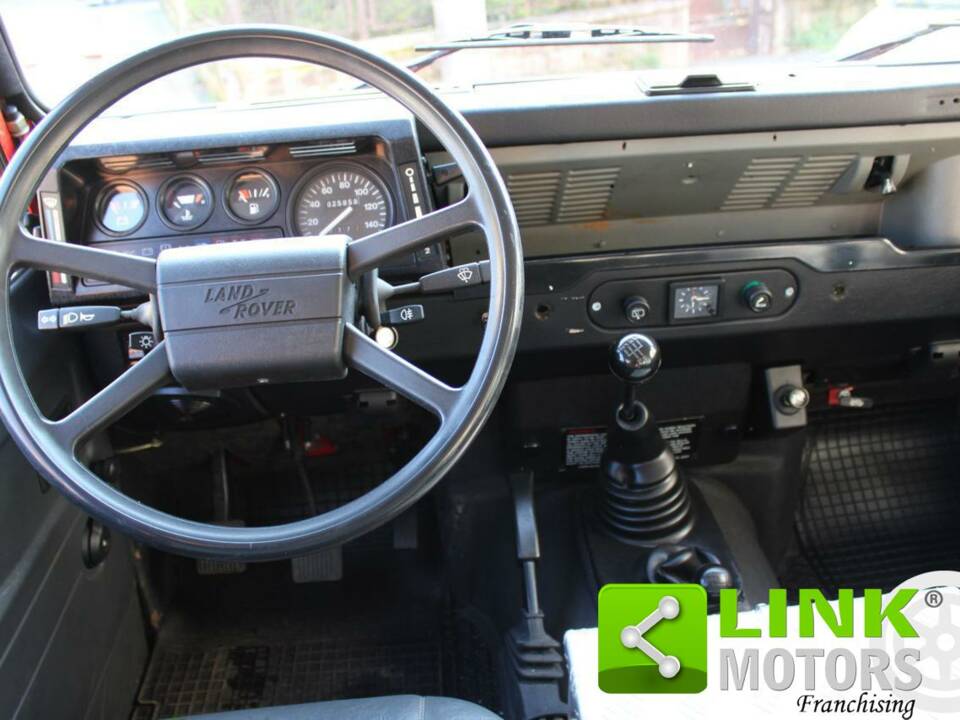 Bild 8/10 von Land Rover Defender 110 (1990)