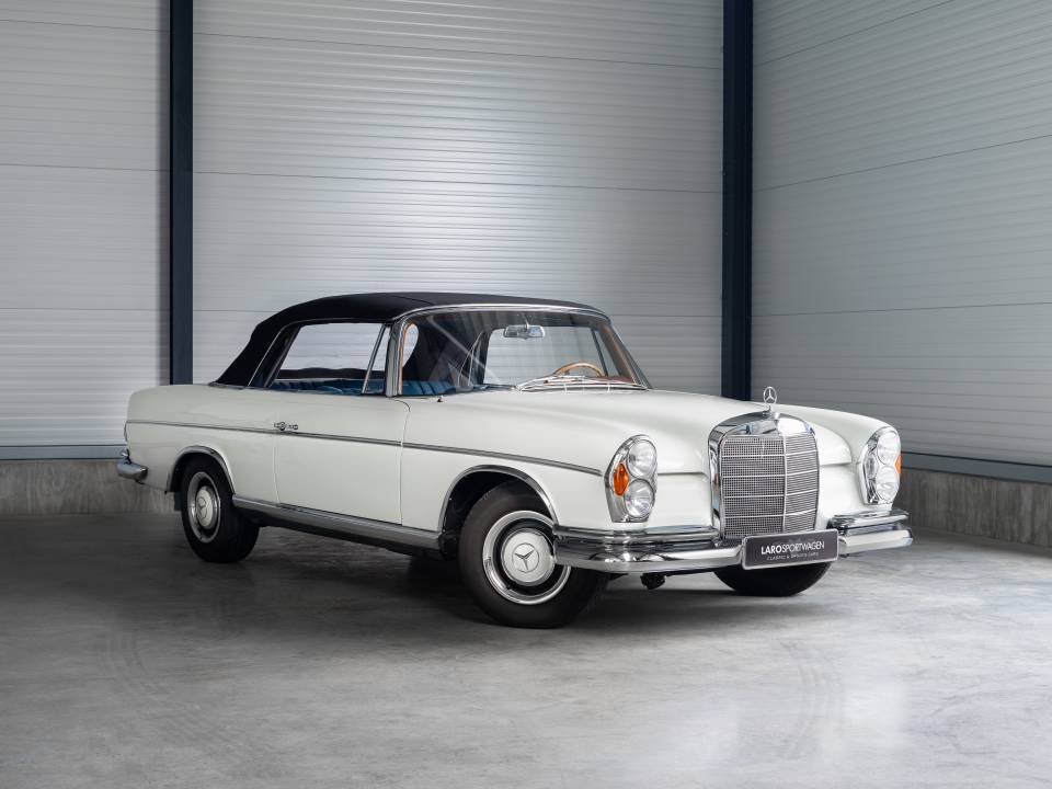 Image 2/30 of Mercedes-Benz 300 SE (1965)
