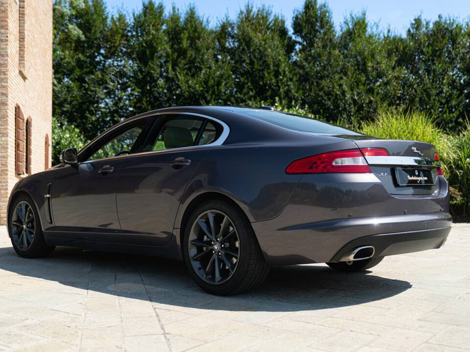 Immagine 6/50 di Jaguar XF 3.0 D-S (2008)