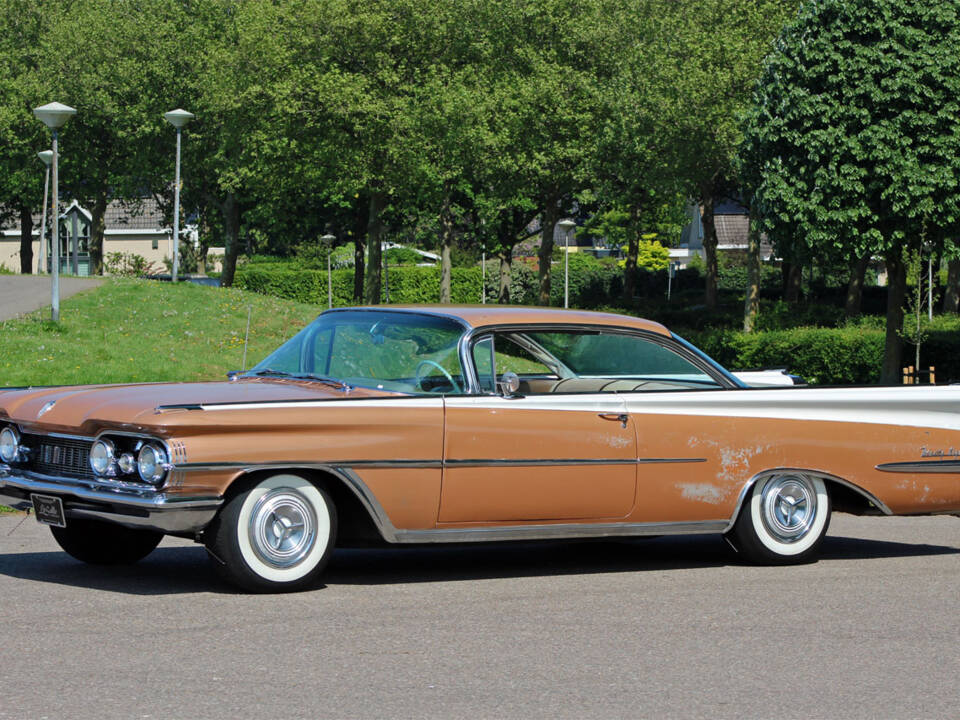 Image 3/30 of Oldsmobile 98 Holiday SceniCoupe (1959)