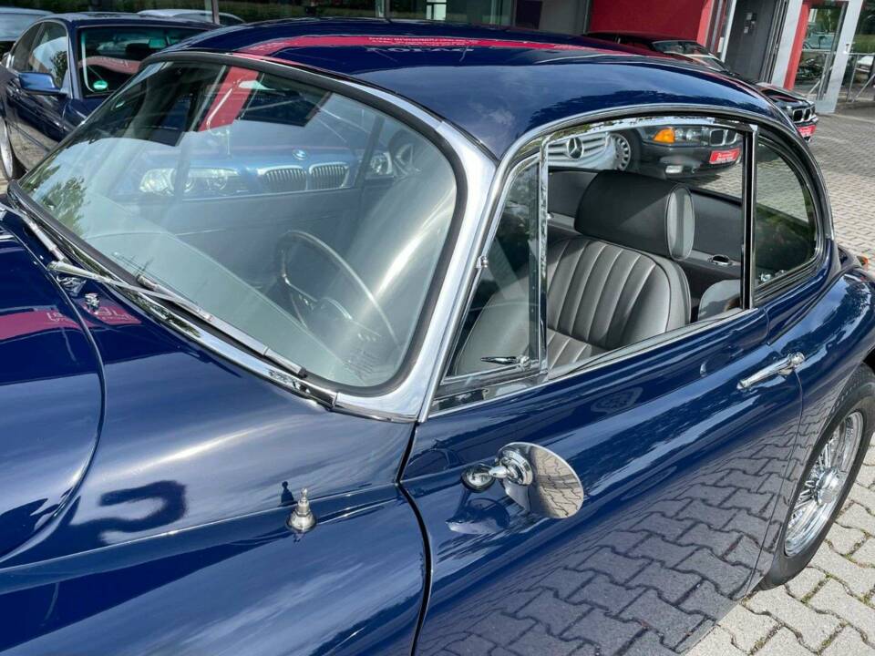 Image 8/20 of Jaguar XK 150 SE FHC (1958)