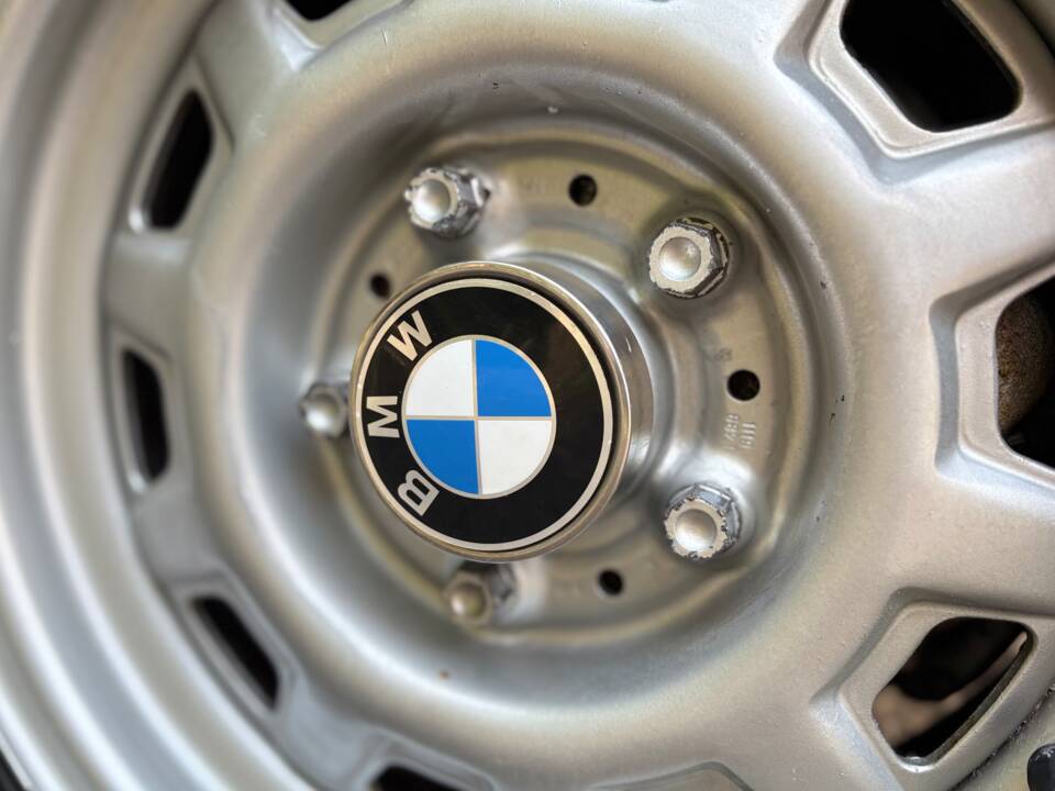 Bild 30/30 von BMW 518 (1980)