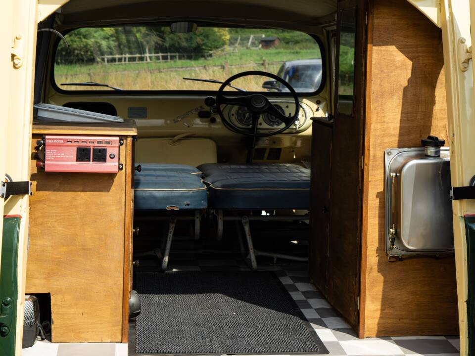 Image 5/50 of Bedford CA Dormobile (1961)
